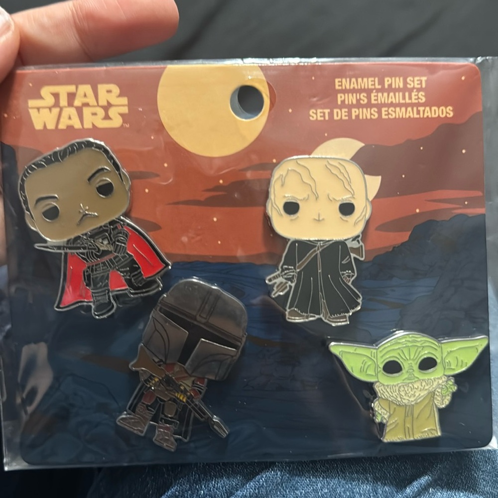 Star Wars Mandalorian Enamel pin set of 4 brand new
